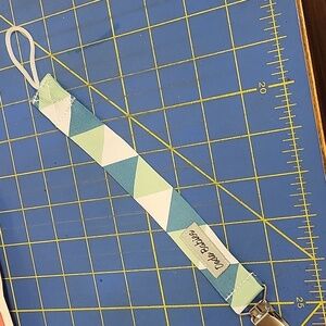 Dodo Babies Geometric Pacifier Clip